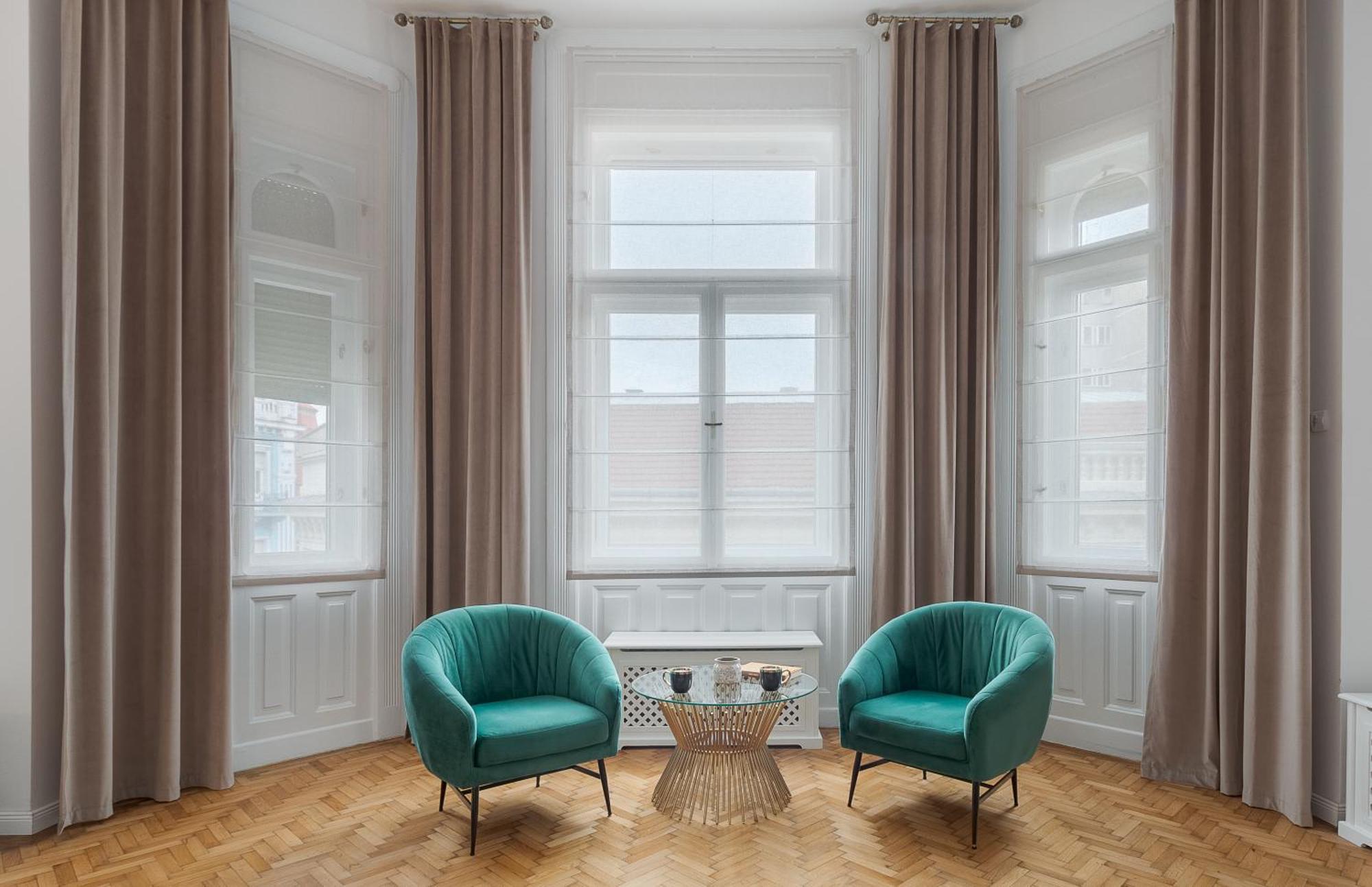 Royal Experience At Stern Palace Oradea Exterior foto